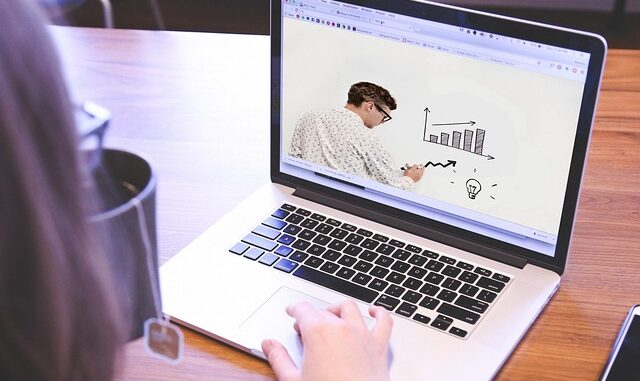 Online Çiçek Siparişinde Dikkat Edilmesi Gerekenler: Güvenilir Alışveriş İpuçları Online Çiçek Siparişinde Dikkat Edilmesi Gerekenler: Güvenilir Alışveriş İpuçları